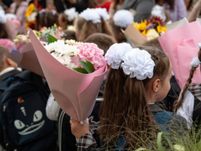Мұғалімдерге Білім күні гүл сыйлауға бола ма?