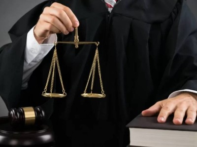 30 млн теңгелік қақпан: заң кәсіпкерді жақтай ма, оны алдағандарды ақтай ма?