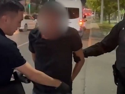 Алматыда елден ақша бопсалаған жалған полицейлер ұсталды