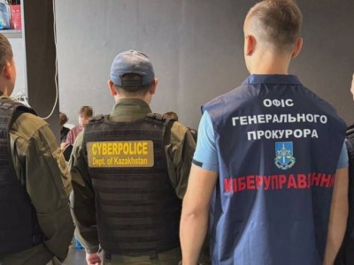 Киевте отырып алып Қазақстан азаматтарын сан соқтырған алаяқтар тобы ұсталды