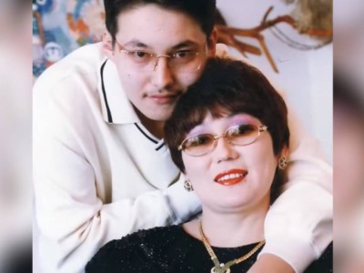 Қалдыбек Құрманәлі әнші Мәдина Ералиева ұлын кімнен туғанын айтты