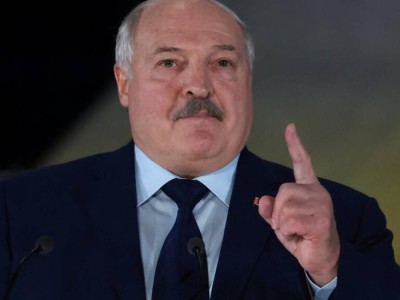 Лукашенко Зеленскиймен кездескісі келетінін мәлімдеді