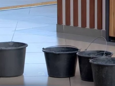 Жөндеуден өткен Шымкенттің вокзалы алғашқы жаңбырға шыдамады