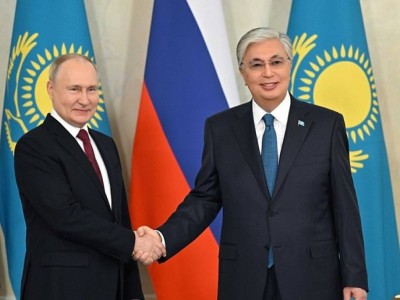 Тоқаев Путиндің туған күнімен құттықтады