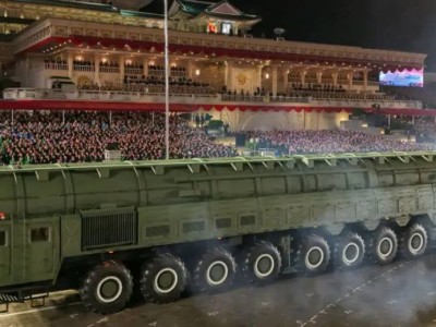 Солтүстік Корея алғаш рет жаңа құрлықаралық зымыранын көрсетті