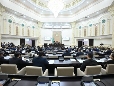 Сенат жасанды интеллект туралы заң жобасын Мәжіліске қайтарды
