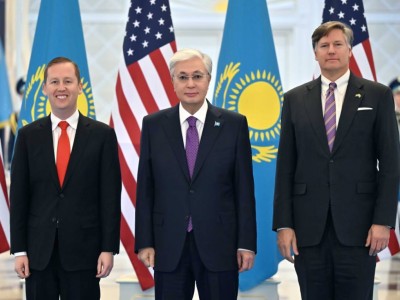 Президент АҚШ-тан келген саясаткерлермен кездесті