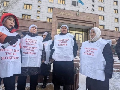 Қазақстанның Бас прокуроры әскерде қаза болған сарбаздардың аналарын қабылдауға уәде берді