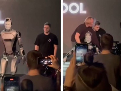 Алғашқы ресейлік адам тәрізді робот презентация кезінде құлап қалды