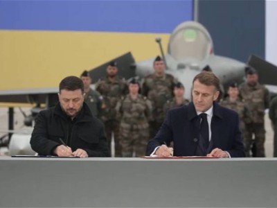 Зеленский мен Макрон тарихи келісімге қол қойды