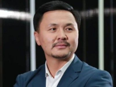 "Қызымды бермес бұрын күйеу баламмен сөйлестім": Досымжан Таңатаров ел естімеген әңгімесін айтты (ВИДЕО)