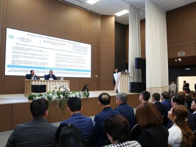Алматыда білім беру жүйесінің өзекті мәселелері талқыланды