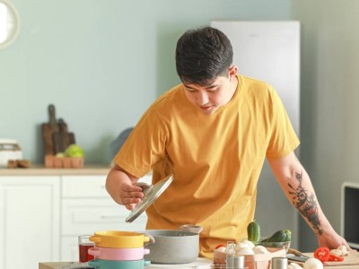 28 жастағы жігіт ата-анасымен бірге тұрып, миллиондап ақша тапқан?