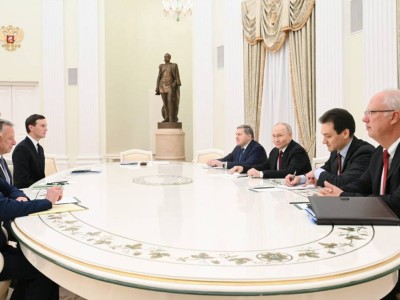 Бес сағатқа созылған келіссөз: Путин АҚШ өкілдерімен бейбіт жоспарды талқылады