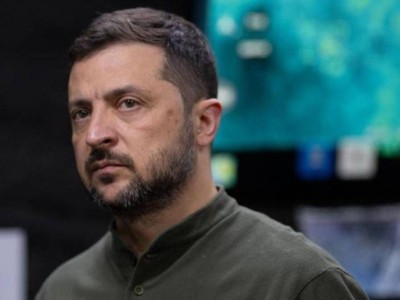 "Мен дайынмын": Зеленский президенттіктен кететінін айтып, елді дүрліктіріп қойды