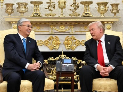 Трамп Қазақстанға келеді: Тоқаев АҚШ президентімен телефон арқылы сөйлесті