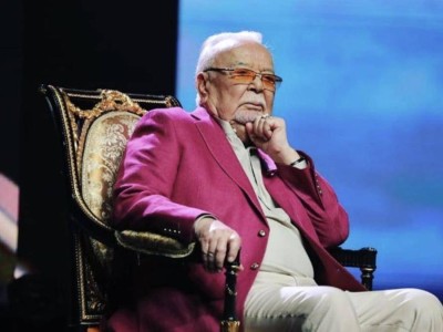 "Қазақ өлген адамды шығарып салудан мықты": Асанәлі Әшімовтің жеке жазбалары тарап кетті