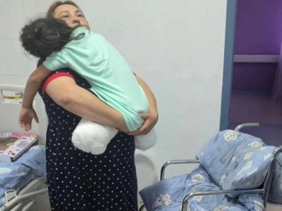 Астанада екі аяғынан айрылған 8 жастағы қыздың отбасына пәтер берілетін болды