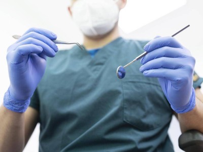 Адамдардың сау тісін жұлып, ақшаға қарық боп келген дәрігерлердің арты ашылды