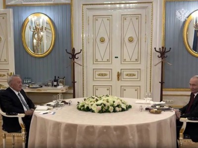 Путин Кремльде Нұрсұлтан Назарбаевпен кездесті