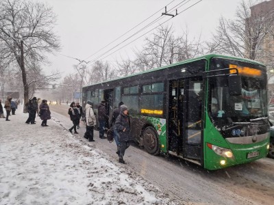 Алматыда қоғамдық көлікте жолақыны Kaspi арқылы төлеу мүмкіндігі енгізілді