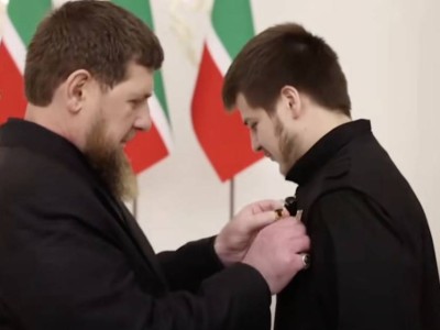 Қарыров ұлы Адам Қадыровты марапаттады