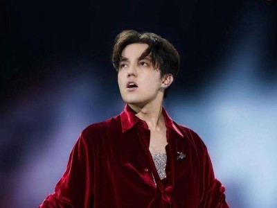 "Үйленетінімді айттым": Димаш Құдайберген командасындағы жігіт ел естімеген жайтты айтты (ВИДЕО)