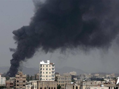 Сауд Арабиясы Йеменнің шығысындағы әуежайға бірнеше мәрте әуеден соққы берді