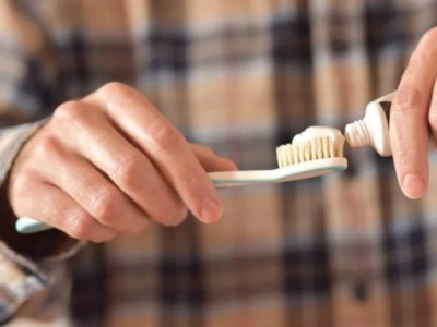 Ораза кезінде тіс пастасымен тіс жууға бола ма? Ораза бұзылып кетпей ме?