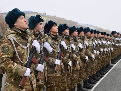 Мерзімді қызметтегі әскери қызметшілерге несие берілмейді: ережелерге өзгерістер енгізілмек