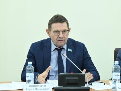 Сергей Пономарев: Конституцияда «Таза Қазақстанды» бекіту арқылы болашақ ұрпақ алдында жауапкершілік танытамыз