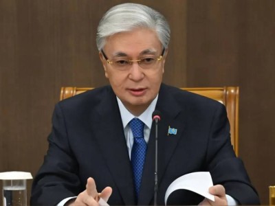 "Саудагерлер екі түрлі баға айта бастады": Тоқаев қолма-қол төлем көлемінің артқанын мәлімдеді