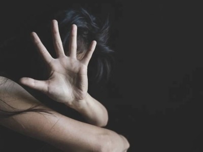 Некесіз жыныстық қатынасқа түскен ер мен әйелге 100 дүре соғылып жазаланды