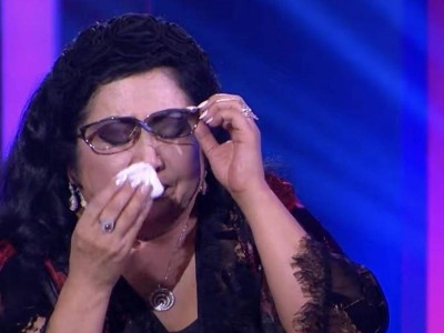 "Топырағыңыз торқа болсын, абыз аға": Мақпал Жүнісова әсерлі жазба арнап, жұртты жылатты (ВИДЕО)