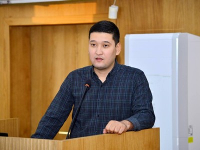 "Тіл үшін сөз айтсаң, бұлар үркітуге көше ме?" – Белгілі заңгер өзіне хабарласқан белгісіз жан туралы айтты (ВИДЕО)