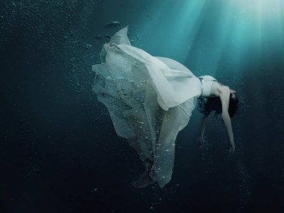 Теңіз суын жұтып қойған 37 жастағы қыз кенеттен қайтыс болды