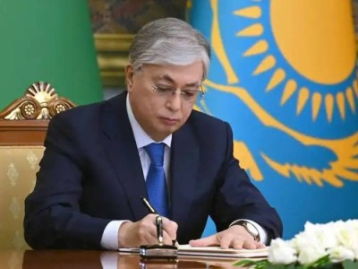 Тоқаев білім саласындағы маңызды заңға қол қойды