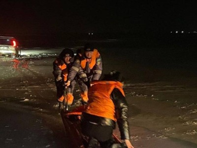 Қапшағайда екі әйел мінген көлік мұз астына түсіп кетті