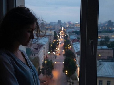 Таразда анасы балаларын бесінші қабаттың терезесінен лақтырып жіберген