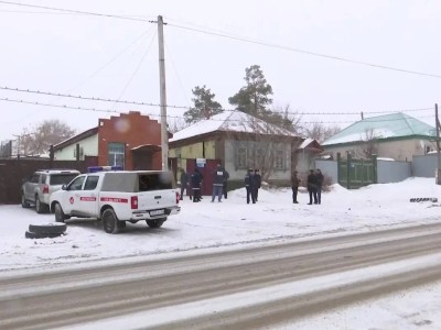 "Әкелері нәпақа табуға кеткен": Ақтөбеде анасы мен үш баласының денесі үйлерінен табылды