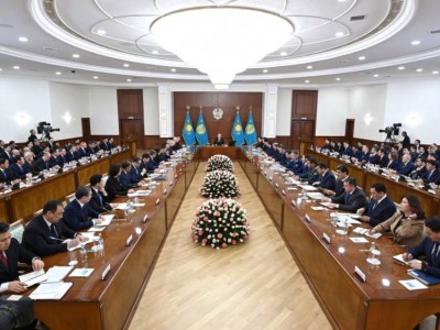 Тоқаевтың төрағалығымен Үкіметтің кеңейтілген отырысы өтіп жатыр