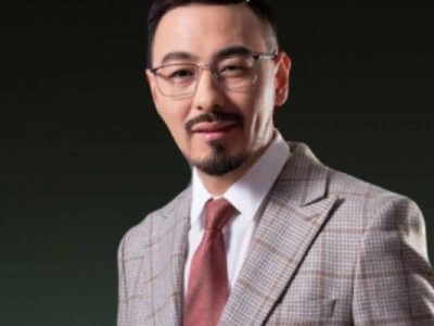 "Басымды бәйгеге тіктім! Жаңа кезең..." – Журналист Руслан Өтепбай қуанышты хабарын жеткізді (ФОТО)