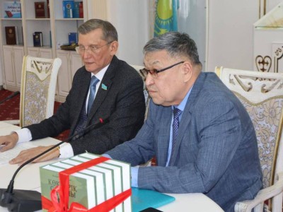 ҚР Ұлттық академиялық кітапханасында Жолтай Әлмашұлының жаңа кітаптары таныстырылды