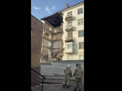 Балқашта тұрғын үйдің бір бөлігі опырылып түсті