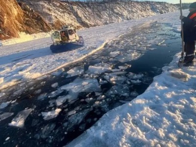 Мұз қатқан көл жарылып, Қытайдан келген 7 турист суға батып кетті