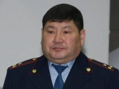 Талдықорған полициясының бұрынғы бастығы зорлау қылмысы үшін түрмеде отырса да, пәтер үшін соттасуда