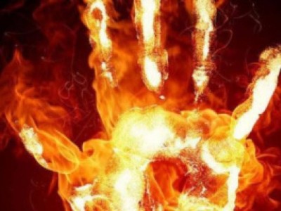 17 жастағы қызының жүкті екенін біліп қойған анасы өз-өзін өртеп жіберген