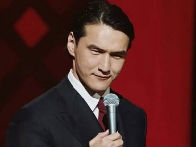 Ресейге қайта оралғысы келетін Сабуров алғашқы концертін берді