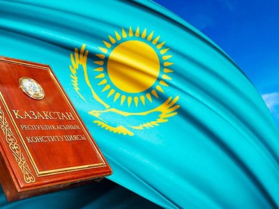 Қазақ ақындары жаңа Конституцияға өлеңмен қолдау білдірді