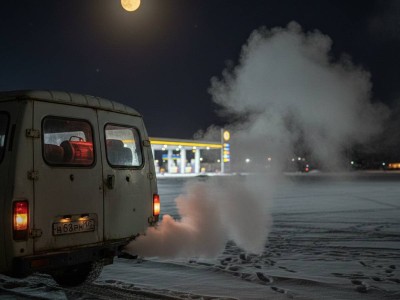 Абай облысында көлік ішіне түнеген екі адам иіс тиіп қайтыс болды